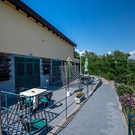 211 - Appartamento Acacia, Terrazza Giardino E Piscina Carro 外观 照片