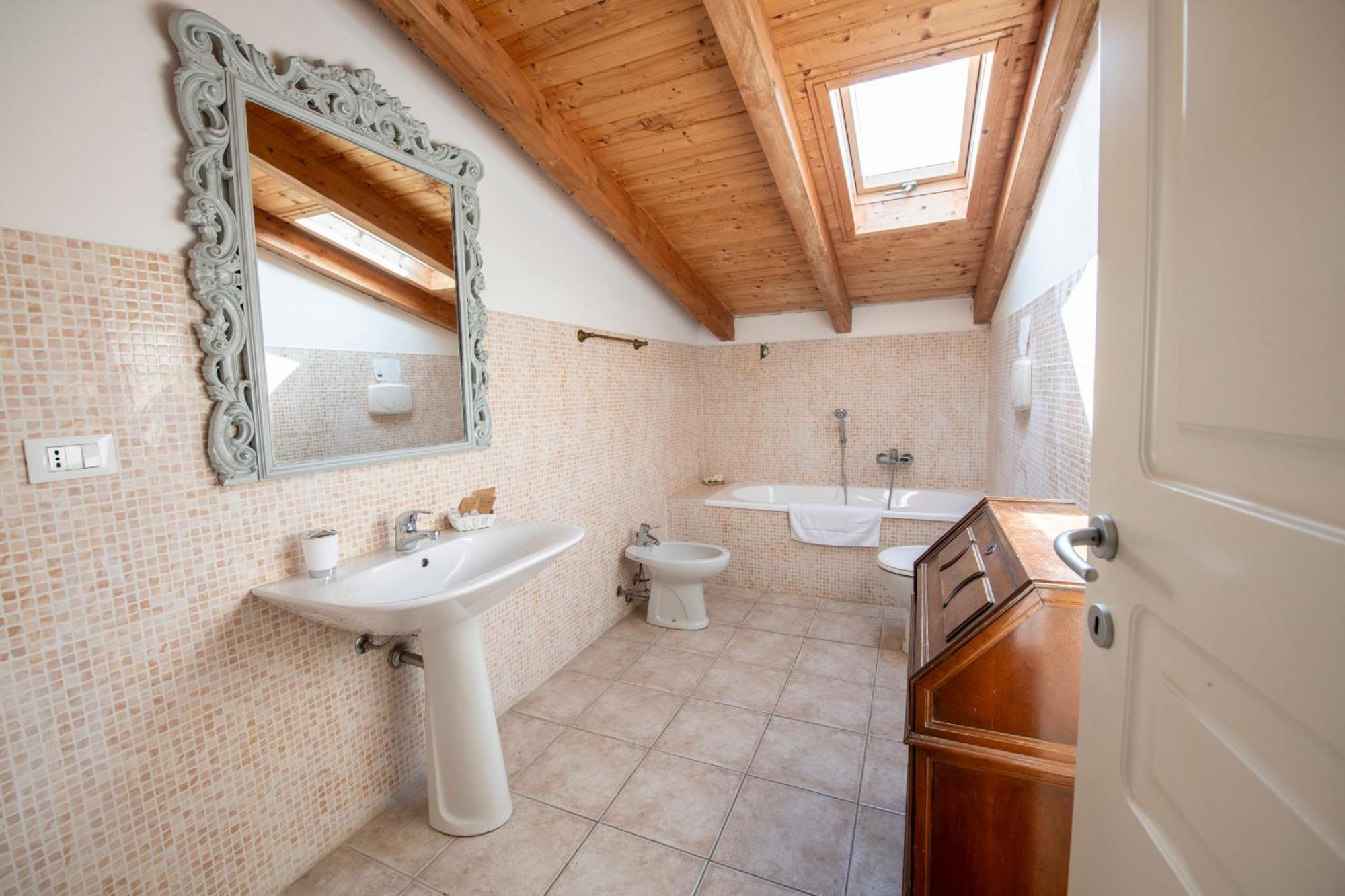 211 - Appartamento Acacia, Terrazza Giardino E Piscina Carro 外观 照片