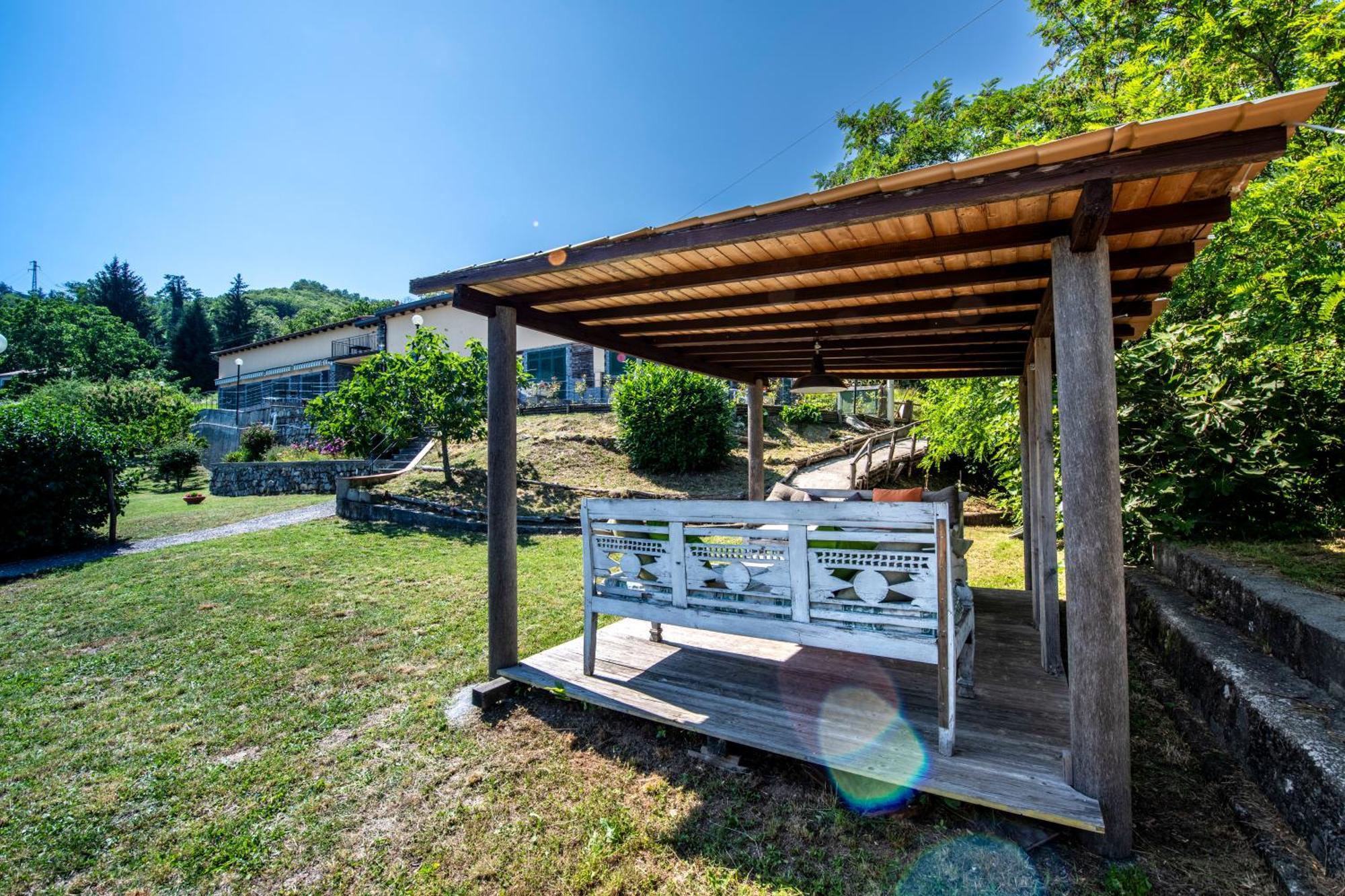 211 - Appartamento Acacia, Terrazza Giardino E Piscina Carro 外观 照片